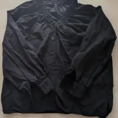 新品試着のみ　サイドスリット　Vネックシャツ ギャザー