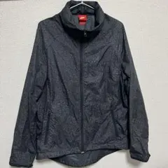 NIKE フルジップ ナイロンジャケット　フード付き