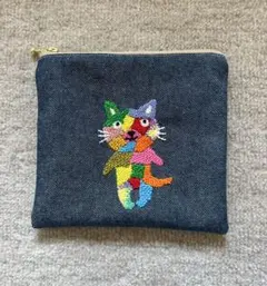 ダーニング刺繍フラットポーチ　ハンドメイド