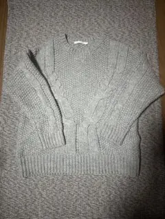 グレー ケーブルニット 長袖セーター