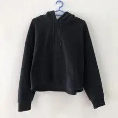 プーマ　クロップドパーカー　ショート丈　ブラック