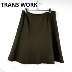 TRANS WORK カーキ色 フレアスカート 膝丈のサムネイル