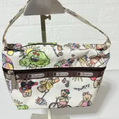 LeSportsac くま　キャラクター柄ポーチ