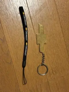 CHEVROLET ゴールドロゴキーホルダーとストラップ