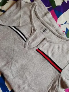 TOMMY HILFIGER 　Tシャツ