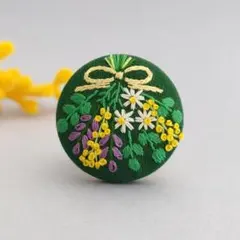 ラベンダーとミモザのスワッグ刺繍ブローチor刺繍ヘアゴム（緑）　ハンドメイド