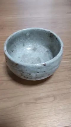 素朴な灰色の抹茶碗　茶道具