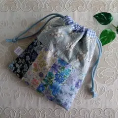 nana2277nana様専用。パッチワークの巾着袋Ｓサイズ（ブルー系)