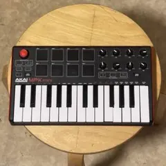 Launchkey Mini MK3 25鍵 MIDIキーボード - メルカリ