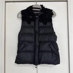 ¨̮♡︎ INGEBORG レース付き黒ダウンベスト