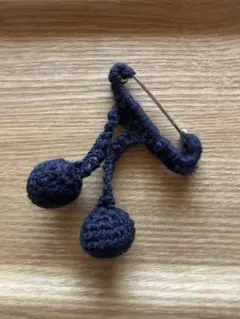 レトロなブローチ　紺色