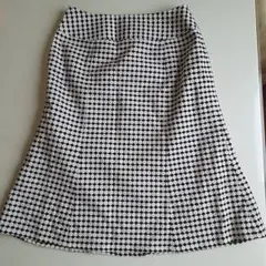 白黒ドット柄フレアスカート ひざ丈