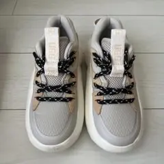 UGG グレー/ベージュ スニーカークラウド