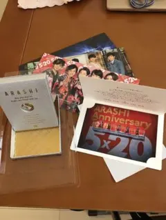 嵐　スワロフスキー　シルバーと写真と嵐のワクワク学校バッチ付き