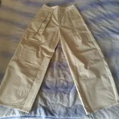 GU　WOMEN　チノタックバレルレッグパンツQ　　　ナチュラル