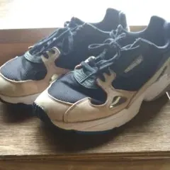 値下げ☆アディダス ファルコン ブラック×ピンク 25.5㎝ ダッドスニーカー