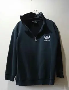 adidas ハーフジップ 刺繍ロゴ スウェット トレーナー