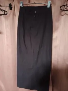 黒のタイトロングスカートのサムネイル