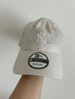 New Era 9TWENTY ベージュキャップ