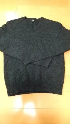 Sサイズ、ユニクロ、ウールセーター、濃いめチャコールグレー