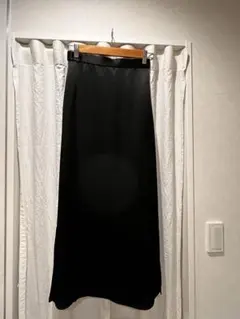 黒のロングスカートのサムネイル