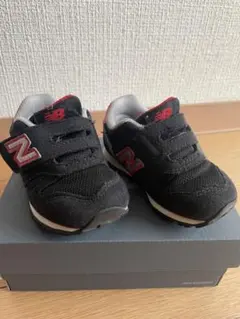 New Balance 373 ベビーシューズ 黒/赤