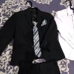 フォーマルスーツ 110cm 黒 薄紫シャツ付き最終値下げ