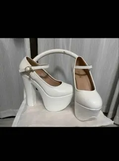 ウエディング　ブライダルシューズ　厚底ホワイト　ヒール15㎝ ストラップ付23㎝