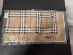 BURBERRY　ノバチェック　ベージュ　シルクスカーフ　未使用のサムネイル
