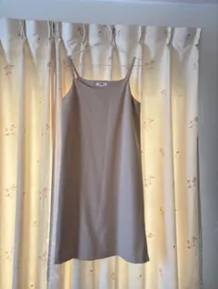 ベージュ キャミソールワンピース natural beauty basic重ね着