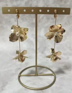 ブライダル　結婚式　前撮り　ウエディング　イヤリング　ピアス　ゴールド　大ぶり