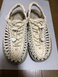 レア色】KEEN キーン サンダル ユニーク 24.5cm 1回のみ使用 - メルカリ
