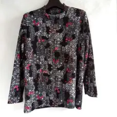 Akund カットソー 長袖 肩パット付き 　 黒、花柄 M