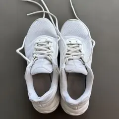 NIKE スニーカー 24.5cm ホワイト 靴　運動靴　通学　白　軽量