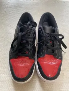 Air Jordan ローカットスニーカー ブラック/レッド
