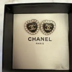 CHANEL 黒ハート型ボタン クリスタル装飾2個セット