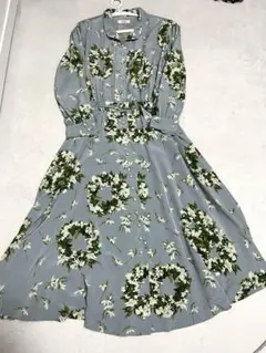 インゲボルグ　７分袖花柄くすみブルーシャツドレスのサムネイル