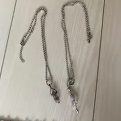 クリスタルとストーンのネックレス