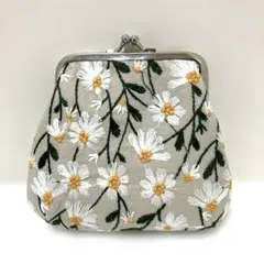 Item thumbnail for item e7f307a4-ce38-4b32-b163-8d214c8f53b3