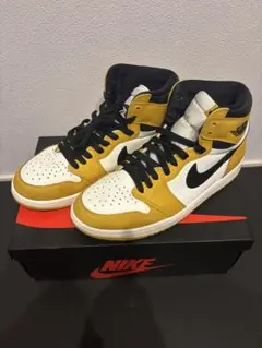 Nike Air Jordan 1 Retro High OGイエローオークル