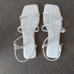 ホワイト ストラップサンダル スクエアトゥ