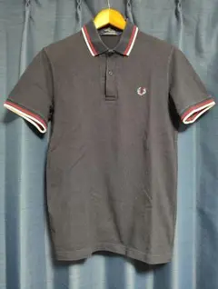 FRED PERRY フレッドペリーポロシャツ　38サイズでネイビー