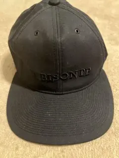 IL BISONTE キャップ 刺繍ロゴ 革パッチ ベースボールキャップ