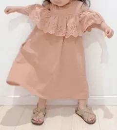 フリル付きノースリーブワンピース ピンク