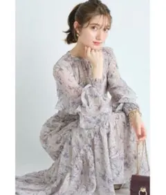 ニュアンスフラワープリントワンピース