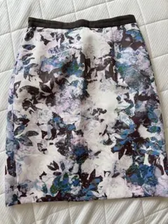 ジャスグリッティー　タイト　花柄スカート