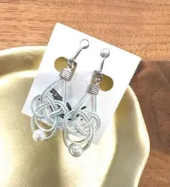 水引　あわじ結び　ブルーホワイト　イヤリング