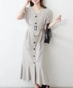 新品　ナチュラルクチュール　ベルト付き綿麻べっ甲釦ワンピース　ストライプ　ワンピ