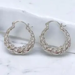 I73* ツイスト フープピアス　シルバー