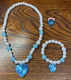 青いハート型クリスタル　ネックレス　ブレスレット　リング　セット